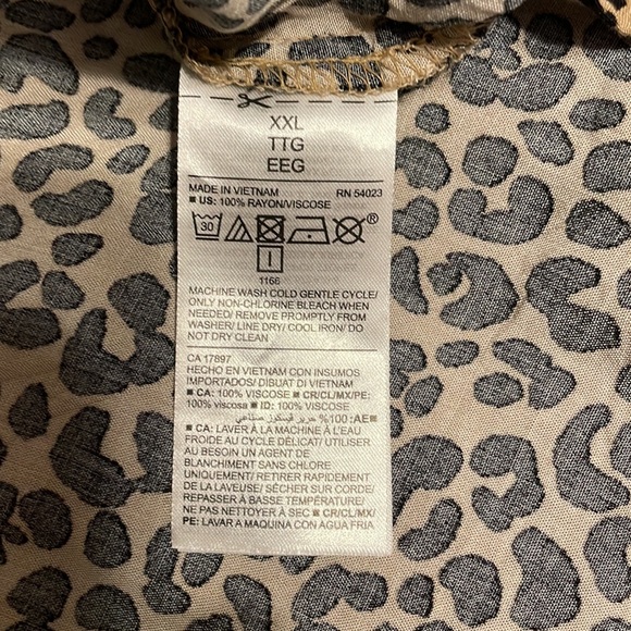 Old Navy animal print blouse - Picture 5 of 5